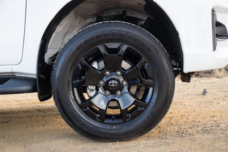 Колеса Toyota Hilux Rogue Double Cab 2018 года  (AU) (фото 14 из 27)